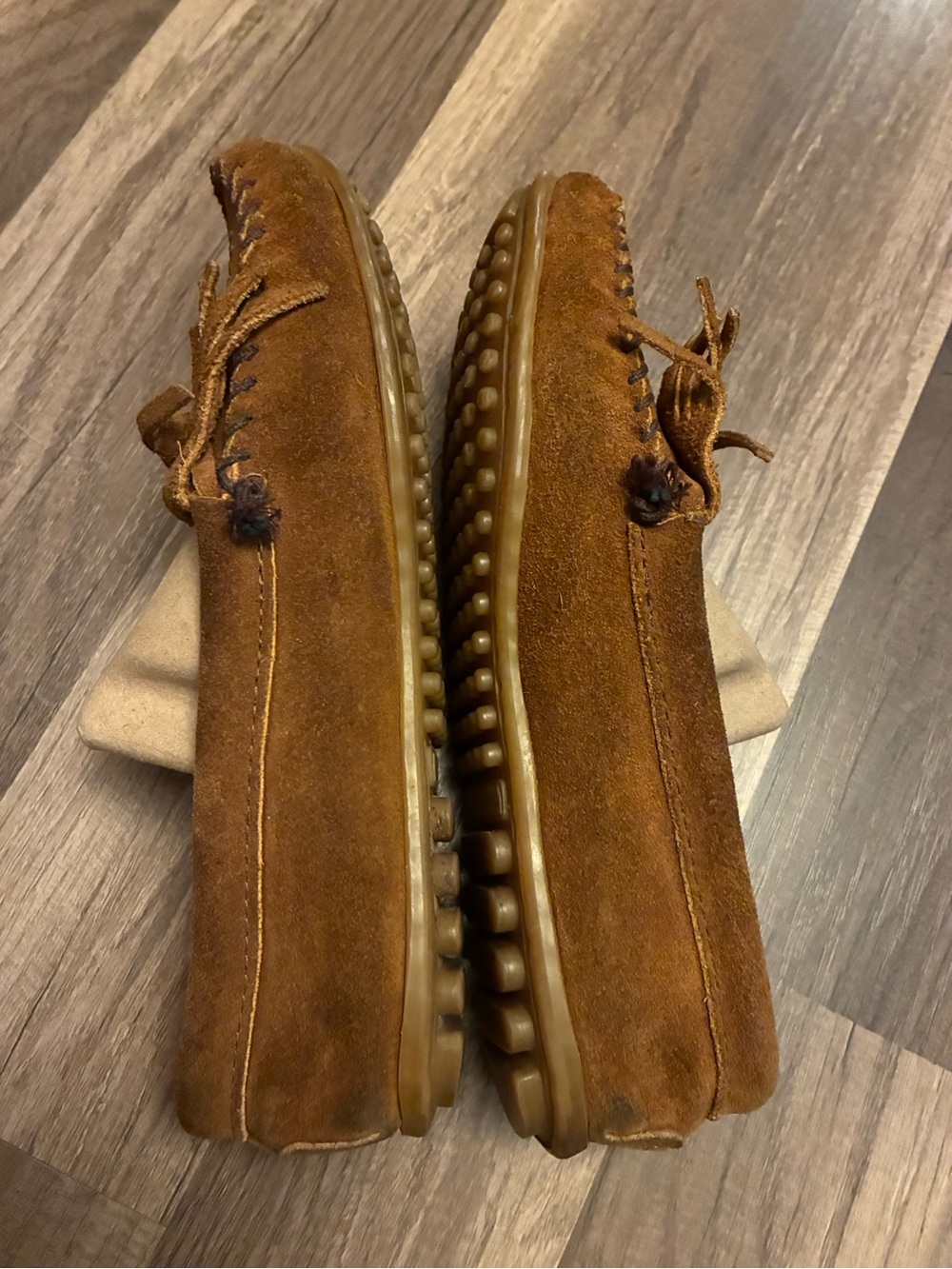 Minnetonka Brown Suede Kilty Studded Peace Sign Fringe Moccasin SZ 7 - Picture 5 of 13